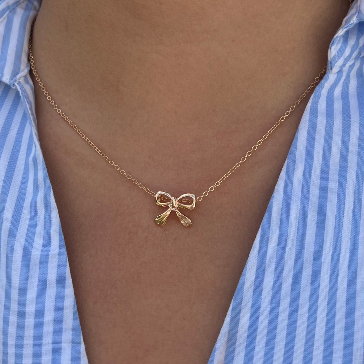 Bow Necklace