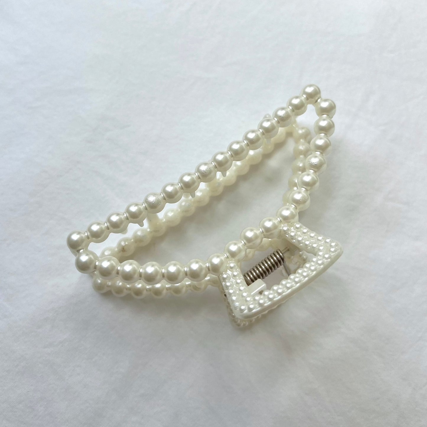 Pearl Claw Clip