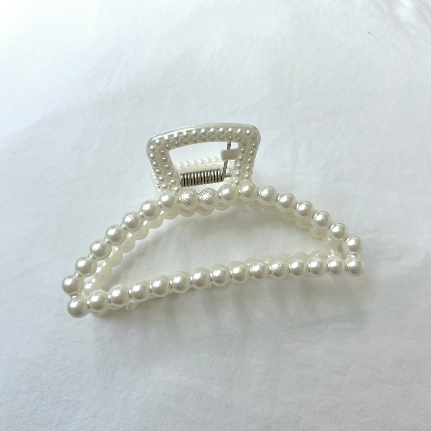 Pearl Claw Clip